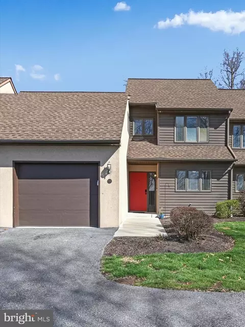 60 Hawk Valley Ln, Denver, PA 17517