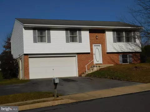 33 Hayloft Rd, Denver, PA 17517