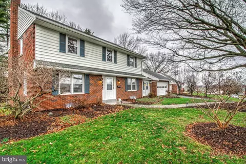 114 End Ave, Akron, PA 17501 photo 2