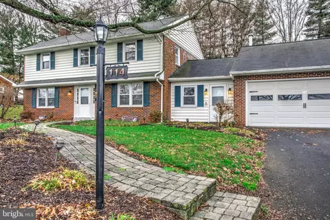 114 End Ave, Akron, PA 17501 photo 4