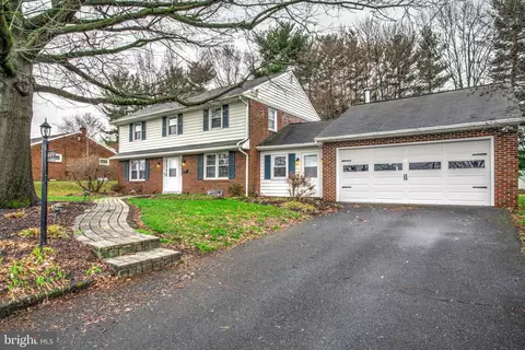 114 End Ave, Akron, PA 17501 photo 3