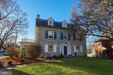 402 S State St, Ephrata, PA 17522