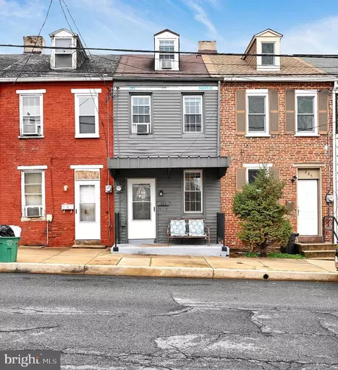 283 S 5th St, Columbia, PA 17512