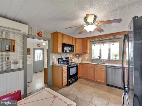 702 Woodcrest Ave, Lititz, PA 17543 photo 5