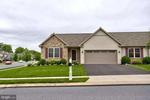 5178 Field View Dr, Mount Joy, PA 17552