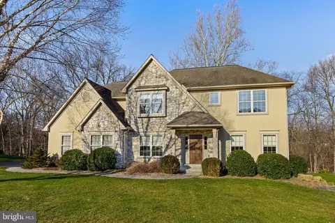121 Swedesford Ln, Millersville, PA 17551