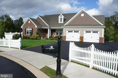 24 Acorn Ct, Ephrata, PA 17522