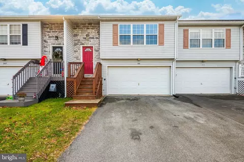 145 Norlawn Cir, Lancaster, PA 17601
