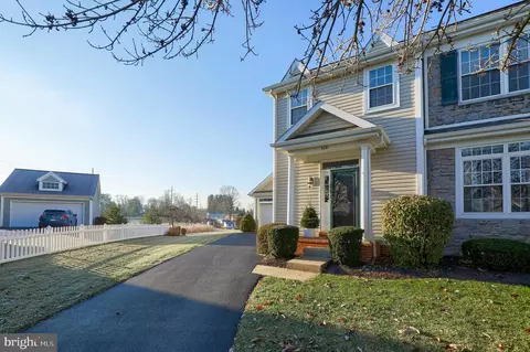 524 Providence Ct, Lititz, PA 17543 photo 3