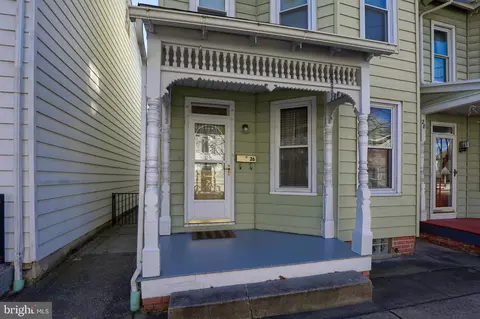 26 W Orange St, Lititz, PA 17543 photo 3