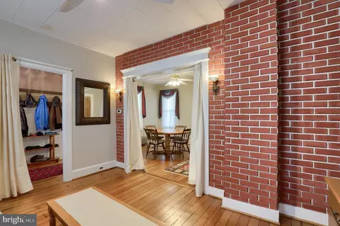 26 W Orange St, Lititz, PA 17543 photo 7