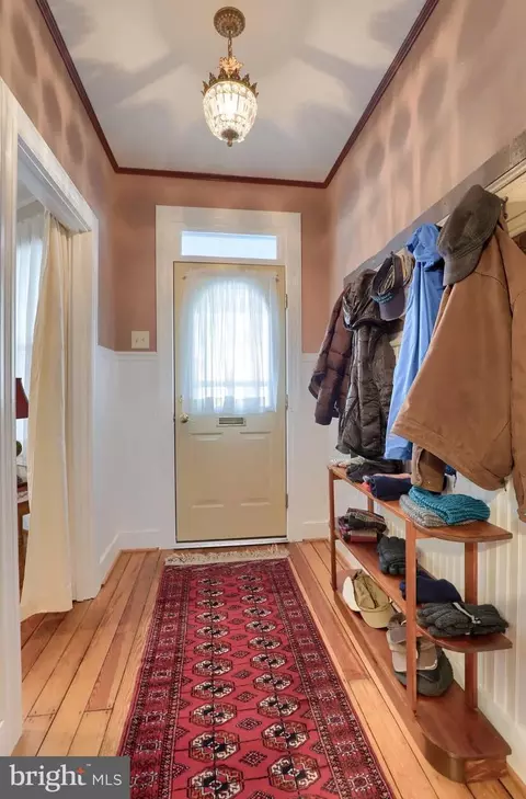 26 W Orange St, Lititz, PA 17543 photo 4