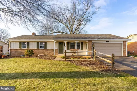 852 Fairview Ave, Ephrata, PA 17522