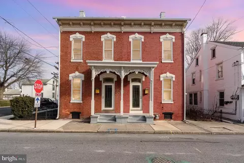 79 N 81 N Charlotte St, Manheim, PA 17545