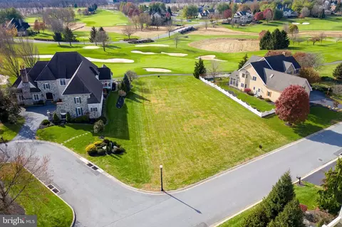 668 Goose Neck Dr, Lititz, PA 17543