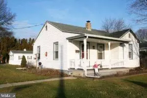 501 Front St, Lititz, PA 17543 photo 2