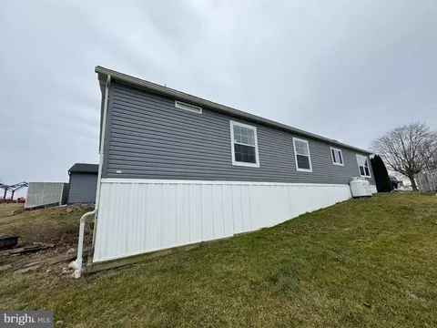 200 W Burkholder Dr #TRLR 25, Lititz, PA 17543 photo 16