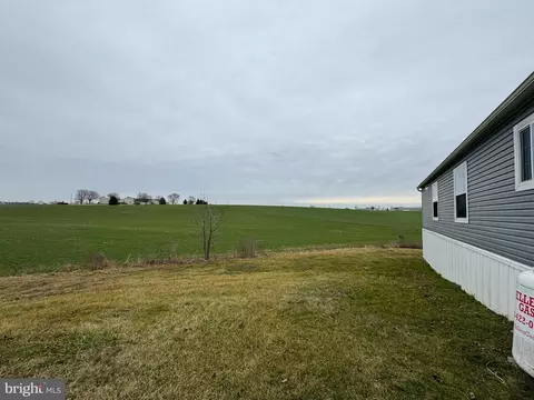 200 W Burkholder Dr #TRLR 25, Lititz, PA 17543 photo 8