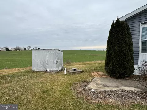 200 W Burkholder Dr #TRLR 25, Lititz, PA 17543 photo 9