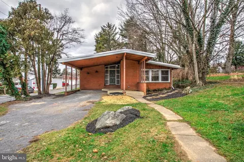 1039 Wabank St, Lancaster, PA 17603