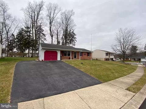 14 Thistle Dr, Denver, PA 17517