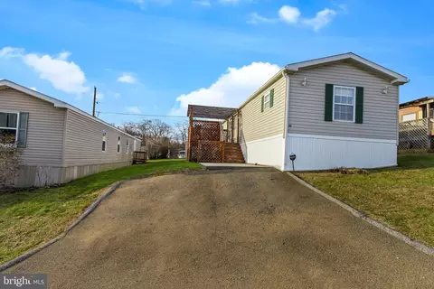 48 Park Ln, Holtwood, PA 17532