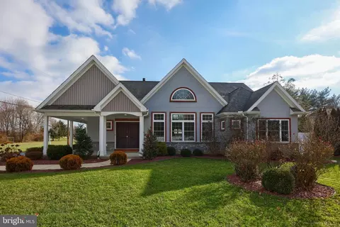 25 Stonegate Xing, Lancaster, PA 17601