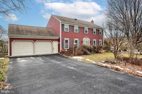 11 Eastbrooke Dr, Ephrata, PA 17522