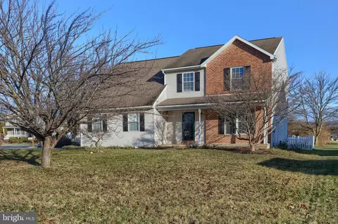 61 Sunrise Cir, Denver, PA 17517