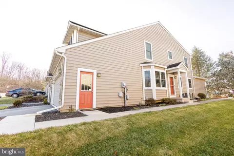 780 Keller Dr, Lititz, PA 17543 photo 3