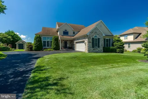 117 Farmstead Dr, Lancaster, PA 17603
