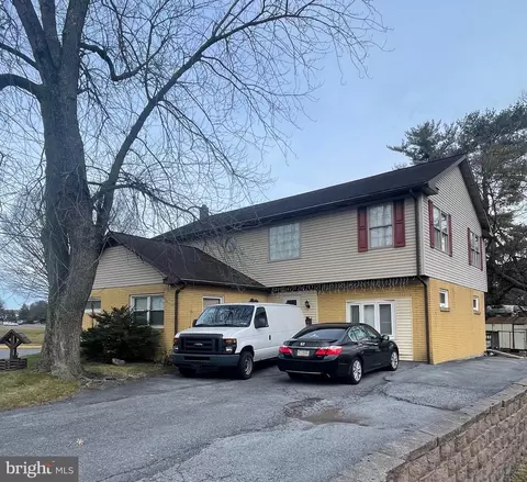 73 N Oak St, Lititz, PA 17543