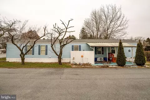 33 A Madge Dr, Lancaster, PA 17603