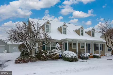 609 Wallingford Rd, Lititz, PA 17543 photo 2