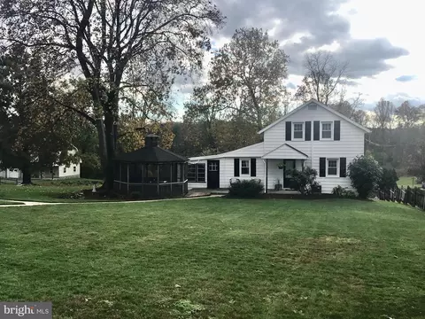 14 Middle Creek Rd, Lititz, PA 17543 photo 3