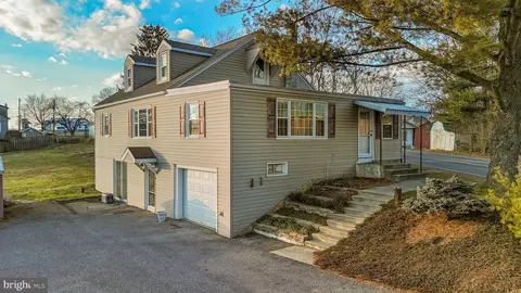222 Briar Hill Rd, Lititz, PA 17543