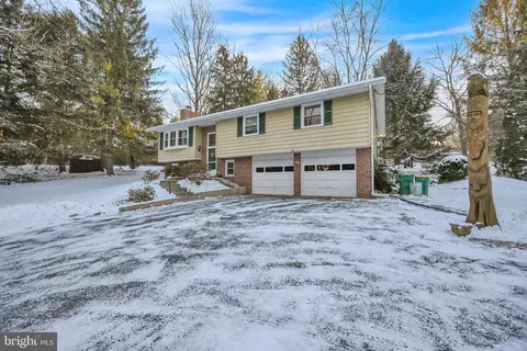 254 Ironstone Ridge Rd, Lancaster, PA 17603