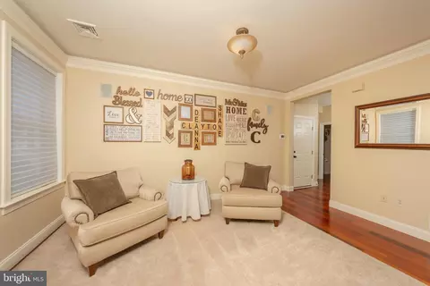 Living - 628 Northfield Rd, Lititz, PA 17543 photo 5 of 8