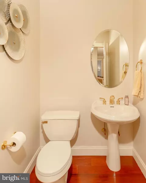 Bath - 628 Northfield Rd, Lititz, PA 17543 photo 3 of 4