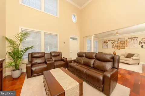 Living - 628 Northfield Rd, Lititz, PA 17543 photo 1 of 8