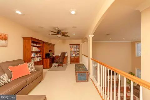 Living - 628 Northfield Rd, Lititz, PA 17543 photo 7 of 8