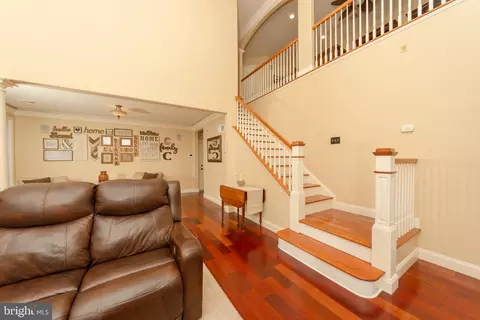 Living - 628 Northfield Rd, Lititz, PA 17543 photo 3 of 8