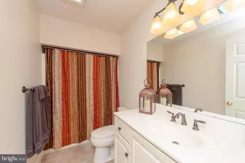 Bath - 628 Northfield Rd, Lititz, PA 17543 photo 4 of 4