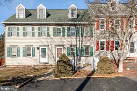 823 Oak St, Denver, PA 17517