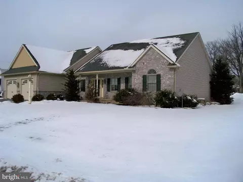 5 Violet Ave, Willow Street, PA 17584
