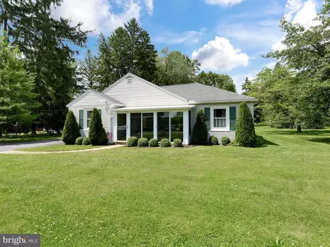 21 E Roseville Rd, Lancaster, PA 17601