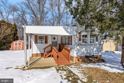 85 Penn Valley Vlg, Lititz, PA 17543 photo 2