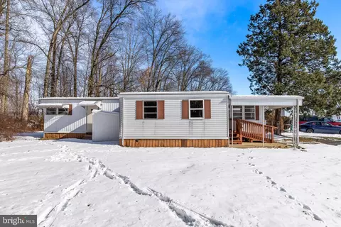 85 Penn Valley Vlg, Lititz, PA 17543 photo 3