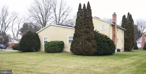 12 Pinewood Ave, Lititz, PA 17543 photo 5