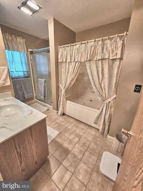 23 Countryside Ln, Lititz, PA 17543 photo 7
